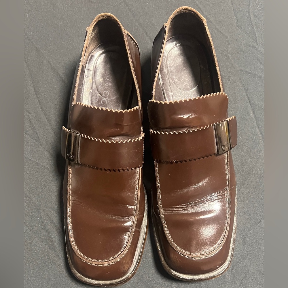 Elegant Brown Leather Loafers Gucci!!! It’s a Europe size 9.5 ( not US size )